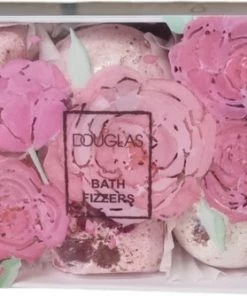 Korting 🔔 Douglas Gift Set - Cadeau Set Van 6 Rozen Badbommen - Badbruisballen - Echte Rozen Bladeren - 6 Stuks - Bath Fizzers - Geschenk Set ✔️